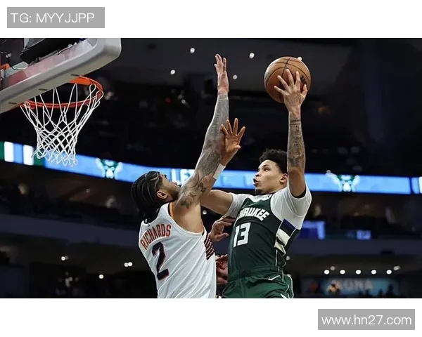 热火与雄鹿激战正酣NBA赛场精彩对决引发球迷热情高涨